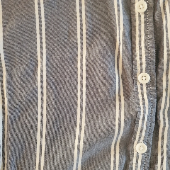 Button down - Picture 4 of 4